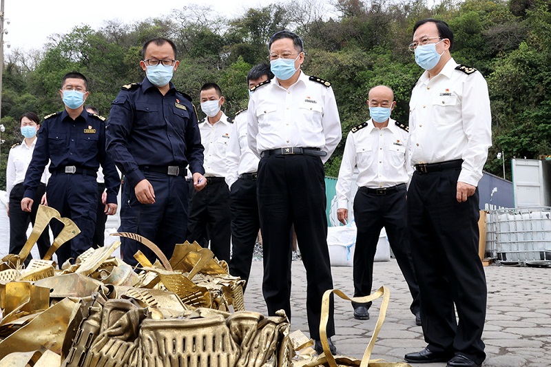 在广州海关所属佛山海关驻南海办事处三山港监管现场调研 池兆恩摄